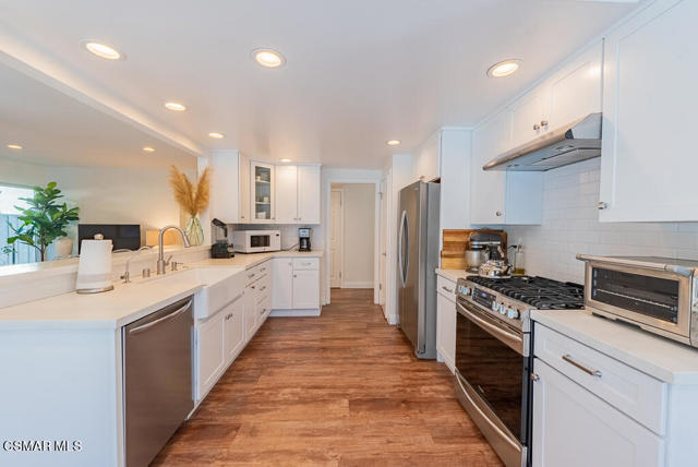 1453 Cheswick Place, Westlake Village CA: https://media.crmls.org/mediaz/d8f3b5c6-d0b3-4be5-b659-a9e6a27da326.jpg