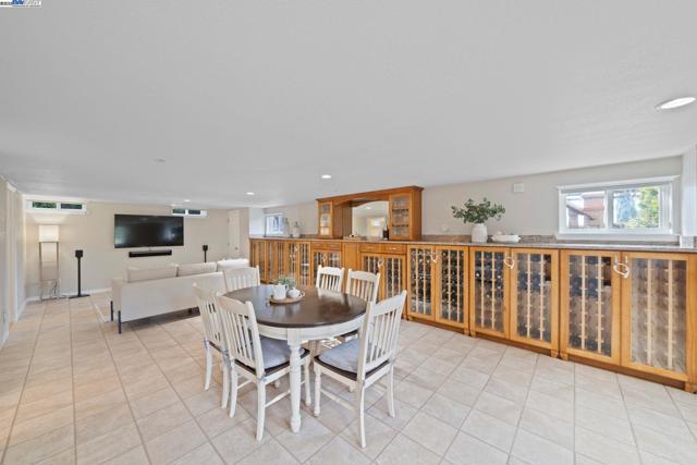 46925 Aloe Court, Fremont CA: https://media.crmls.org/mediaz/d8f401cd-d887-457e-96dc-cce5cdd3094b.jpg