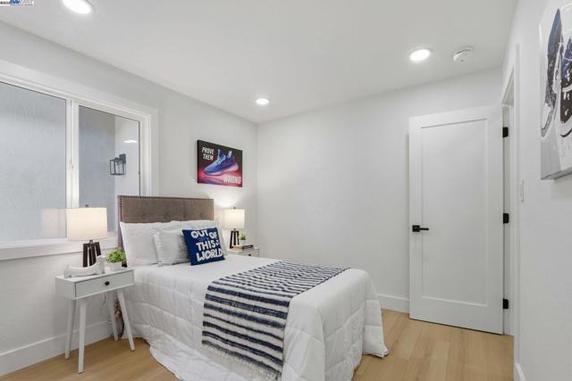 32252 Coronation dr, Union City CA: https://media.crmls.org/mediaz/d8f6ddd3-4e9a-478a-aa10-34ff5d65785f.jpg