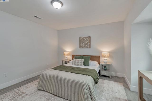 5444 Bancroft, Oakland CA: https://media.crmls.org/mediaz/d8f6e134-9555-4710-8c24-1cfee3c62ca7.jpg