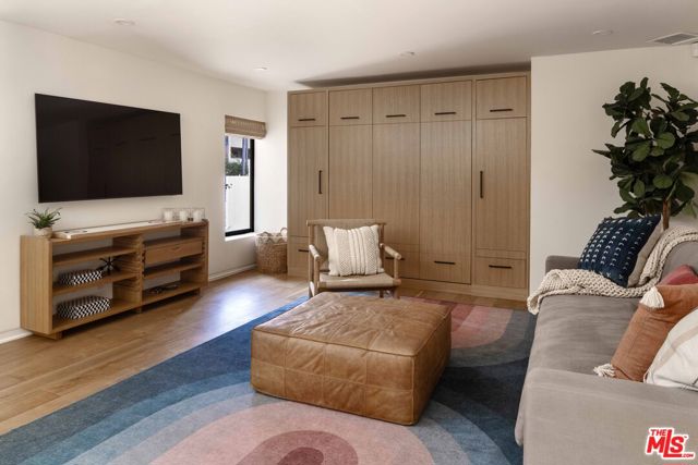 734 Esplanade, Redondo Beach, California 90277, 2 Bedrooms Bedrooms, ,2 BathroomsBathrooms,Residential,For Sale,Esplanade,25559139