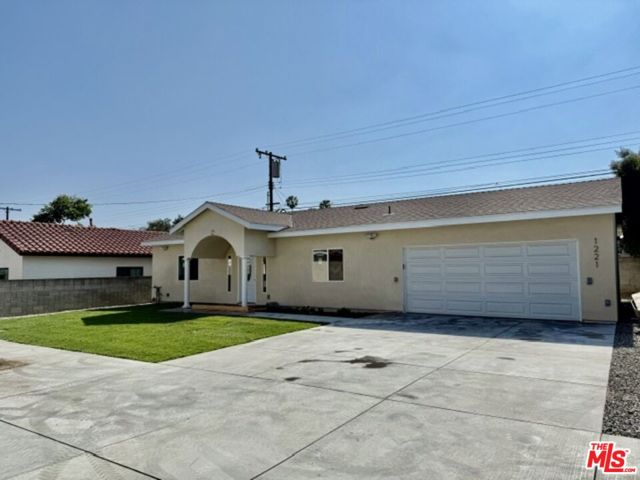 1221 N Azusa Avenue, Azusa CA: https://media.crmls.org/mediaz/d8f78b4a-a7b4-4933-b6fb-f0f27c17a887.jpg