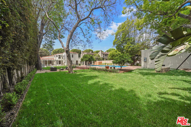 712 N RODEO Drive, Beverly Hills CA: https://media.crmls.org/mediaz/d8f7c8ba-ba7c-41bc-864d-07303ba84a68.jpg