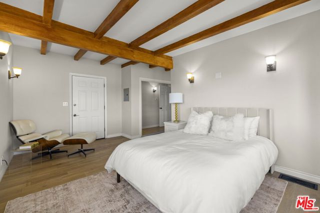 1018 N Tigertail Road, Los Angeles CA: https://media.crmls.org/mediaz/d8f830c8-a3af-4494-9589-fd6e552149c7.jpg