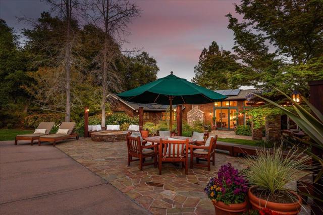 45 Bear Gulch Drive, Portola Valley CA: https://media.crmls.org/mediaz/d8f8da89-09fb-4889-9c78-24ff54bbbf3f.jpg