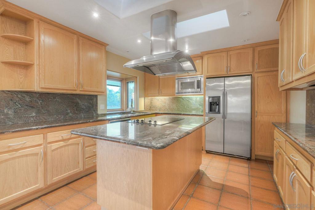 MLS #250042674SD image #9