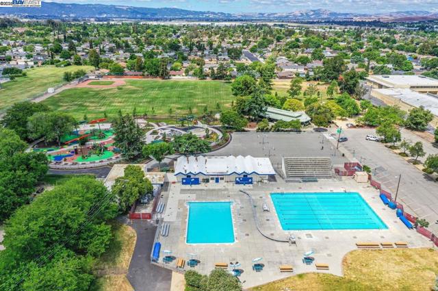 1749 Corte Sueno, Livermore CA: https://media.crmls.org/mediaz/d8fa1179-b770-410f-8f6f-70dbbe83c151.jpg