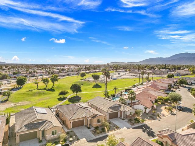 48406 Hepburn Drive, Indio CA: https://media.crmls.org/mediaz/d8fb50be-b75a-4cfc-874f-27f475596334.jpg