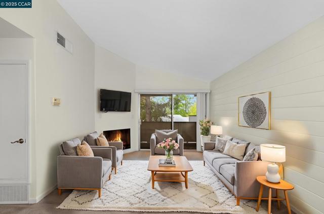 5450 Concord Blvd, Concord CA: https://media.crmls.org/mediaz/d8fb6445-f659-43d6-9d32-62b01668a2b1.jpg