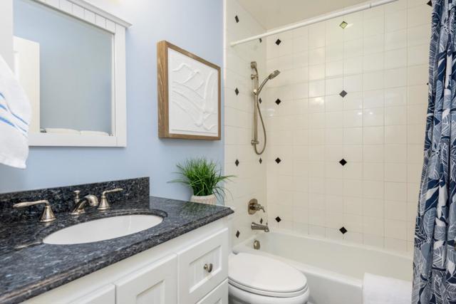 2023 Valparaiso Avenue, Menlo Park CA: https://media.crmls.org/mediaz/d8fbadbf-46ba-4e51-be9e-8448e4f0b10e.jpg