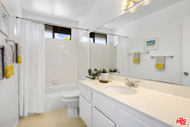 Bright and Fresh Upper Bathroom