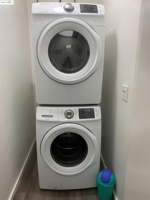 562 29th St, Oakland CA: https://media.crmls.org/mediaz/d8fcb393-800b-4d87-8b14-272cfdf57bf0.jpg