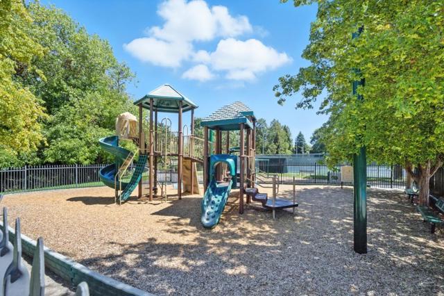 550 El Capitan Drive, Danville CA: https://media.crmls.org/mediaz/d8fe2319-e3c9-4ed4-a8d1-6cbec226eb3c.jpg