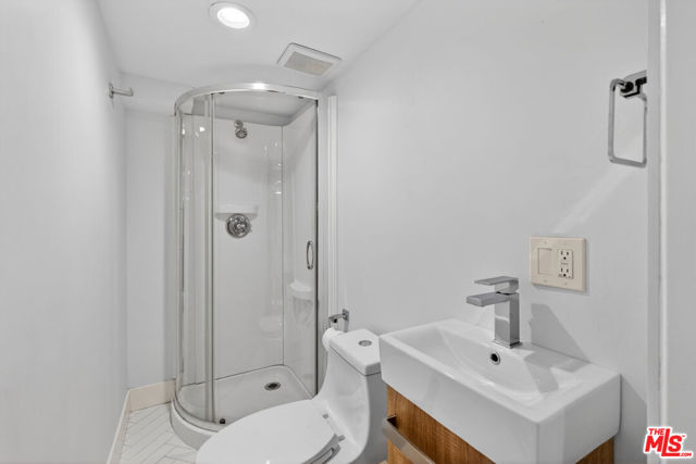 6292 Lubao Avenue photo 27
