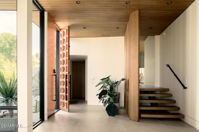 821 Emerson Street, Thousand Oaks CA: https://media.crmls.org/mediaz/d8fe54a4-22df-4a60-9d09-f1876a303e64.jpg