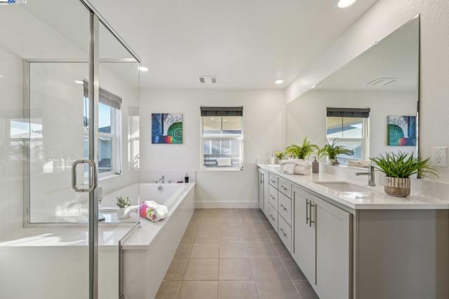 37898 Seafarer Road, Newark CA: https://media.crmls.org/mediaz/d8fe5dc1-faa6-4243-8bd3-46444310e86c.jpg