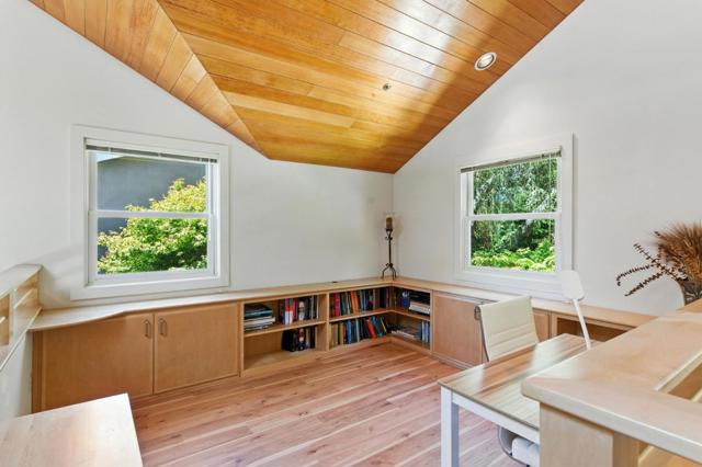 890 Pinetree Lane, Aptos CA: https://media.crmls.org/mediaz/d8fecaf1-35ca-478c-beec-308c4d1d60c5.jpg