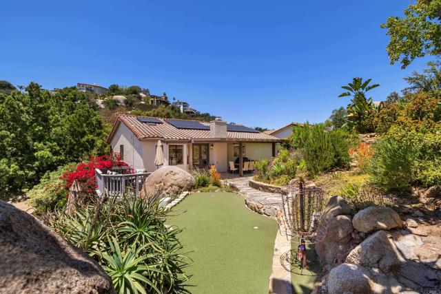 28551 Meadow Glen Way W, Escondido CA: https://media.crmls.org/mediaz/d900778d-5ae9-4892-9472-5f3b7e2a01fd.jpg