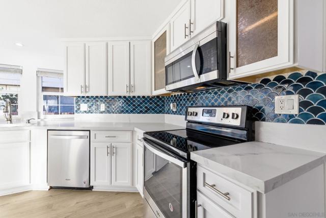 15905 Avenida Villaha, San Diego CA: https://media.crmls.org/mediaz/d901c32e-2599-47be-bc26-3d3d535b5edd.jpg