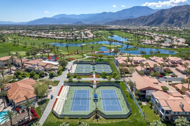 80143 Miramonte Lane, La Quinta CA: https://media.crmls.org/mediaz/d90267ff-f887-410a-ad7a-bb99f23f8aea.jpg