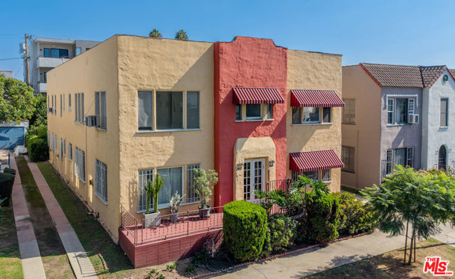 358 N Ogden Drive, Los Angeles CA: https://media.crmls.org/mediaz/d902b5fd-e377-4d9f-bb60-3915bfe3621b.jpg
