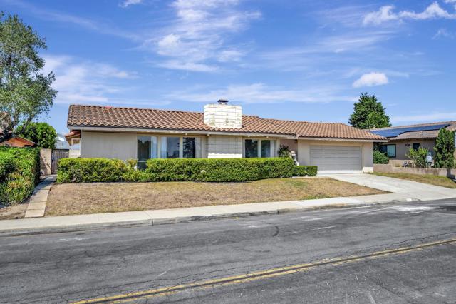 8838 La Jolla Scenic Dr N, La Jolla CA: https://media.crmls.org/mediaz/d90347ec-66f2-4176-aebe-13307a28e321.jpg