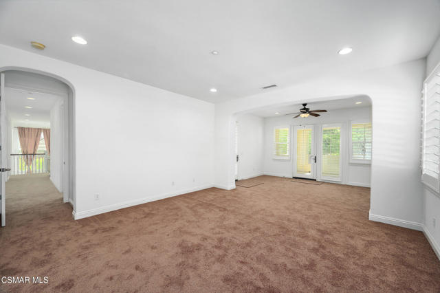 2079 Legacy Drive, Simi Valley CA: https://media.crmls.org/mediaz/d9039d10-29dc-4e90-9b9f-ec87365562a9.jpg
