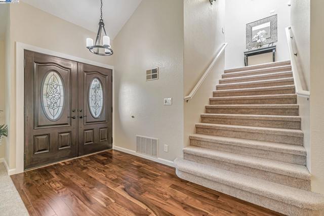 38957 Altura Street, Fremont CA: https://media.crmls.org/mediaz/d904096b-6b1a-43f4-90bf-8c5e779f14ef.jpg