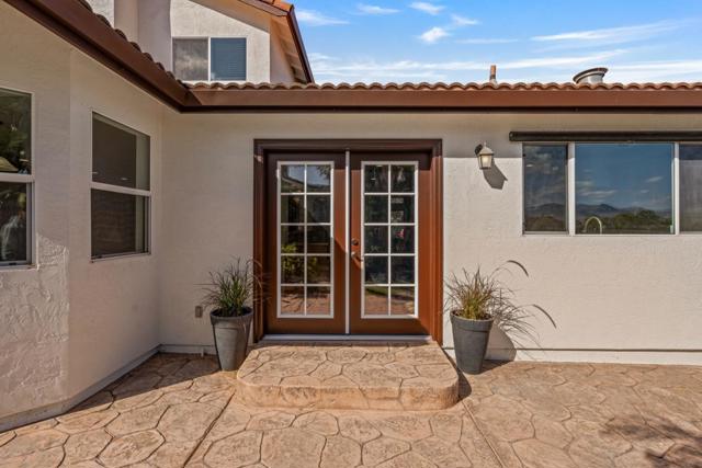 961 Alder Street, Hollister CA: https://media.crmls.org/mediaz/d90474a7-f98a-433c-b0ff-523918aff355.jpg