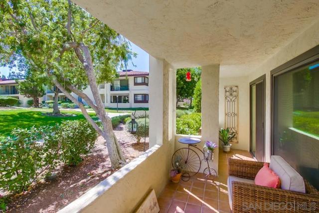 17637 Pomerado Rd, San Diego CA: https://media.crmls.org/mediaz/d9049482-51f1-4788-a02b-522396926468.jpg