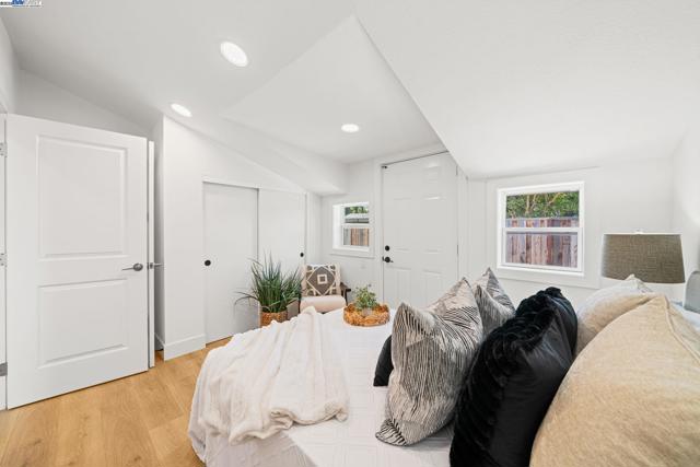 1038 Division St, Pleasanton CA: https://media.crmls.org/mediaz/d90496ff-43cd-41b7-9f02-b073565a2a48.jpg