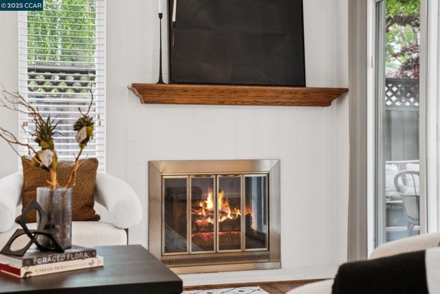 136 Garden Creek Pl, Danville CA: https://media.crmls.org/mediaz/d904a273-eb91-43eb-af8e-a545becf73f8.jpg