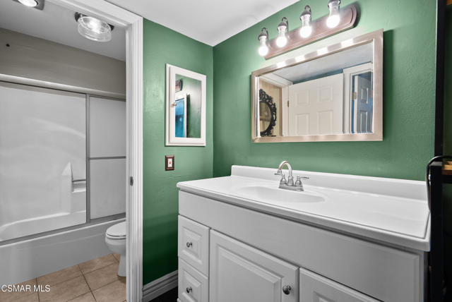 22100 Burbank Boulevard, Woodland Hills CA: https://media.crmls.org/mediaz/d904c5b8-7bca-49c2-8fa7-bf963cd463ef.jpg