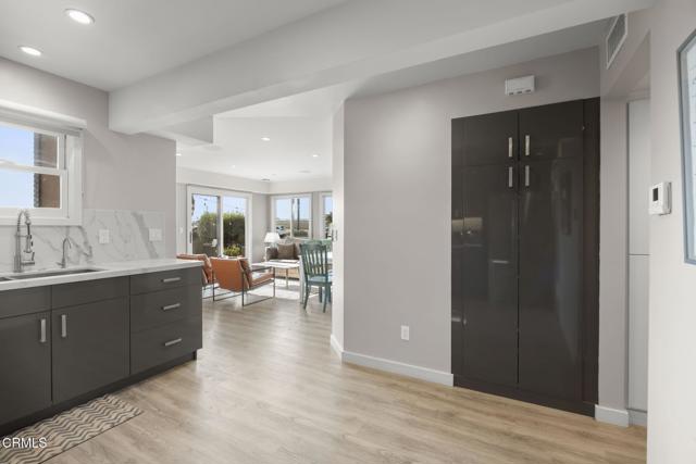 2924 Lakeshore Court, Oxnard CA: https://media.crmls.org/mediaz/d904dcbb-e7ff-4ceb-988b-1cb2a4795b8d.jpg