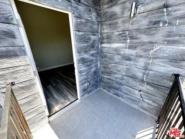 1123 Browning Boulevard, Los Angeles CA: https://media.crmls.org/mediaz/d904e825-cedd-4ba8-ab38-3e20450d5f90.jpg