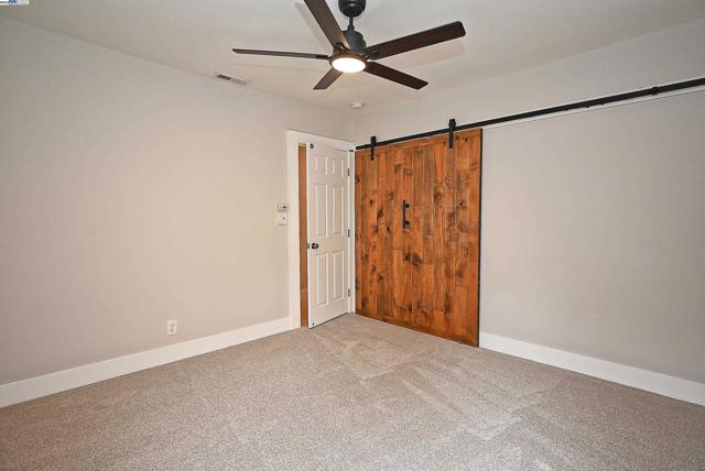 5706 Brookdale Ave, Oakland CA: https://media.crmls.org/mediaz/d905fbbd-3b0d-4816-92e9-06e0c93cf0e1.jpg