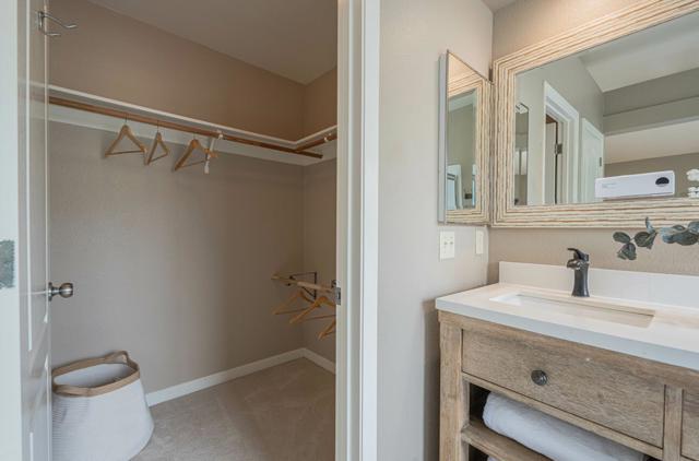 18106 Stonehaven, Salinas CA: https://media.crmls.org/mediaz/d9063a47-0f80-4317-a303-78600b8e284b.jpg
