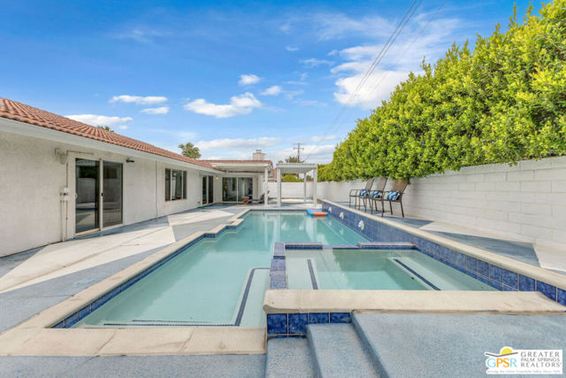 2375 E Joyce Drive, Palm Springs CA: https://media.crmls.org/mediaz/d9065fcc-ade4-436a-bf80-3493f6ff6e1d.jpg
