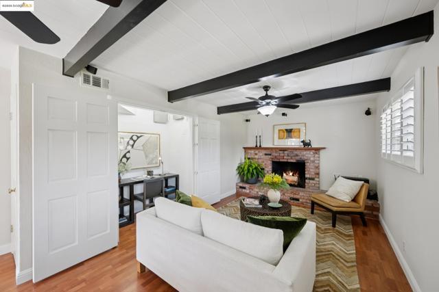 952 Amador St, Richmond CA: https://media.crmls.org/mediaz/d9066cc0-fa3c-4889-8d7f-defb569ba560.jpg