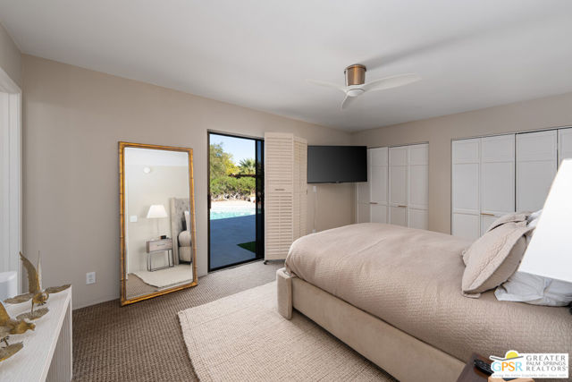 566 N Sunset Way, Palm Springs CA: https://media.crmls.org/mediaz/d906a6a7-6341-4599-becc-3e93fdf64c4a.jpg