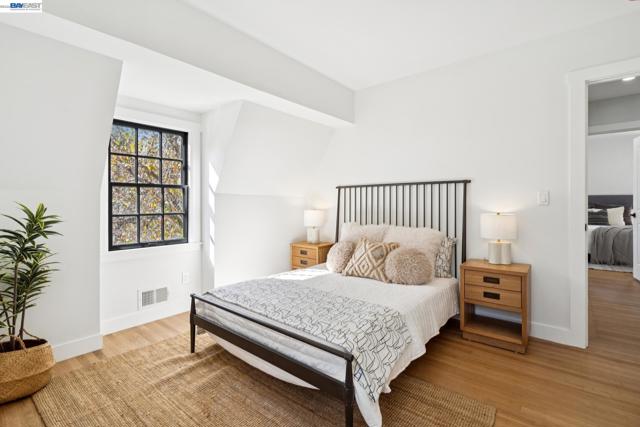 Image 22 of 45 For 800 Trestle Glen Rd