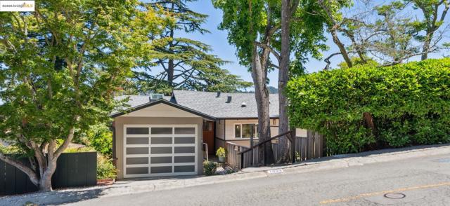 1023 Overlook Rd, Berkeley CA: https://media.crmls.org/mediaz/d908c8ee-dfca-4a84-b041-1f6ff6f69efd.jpg