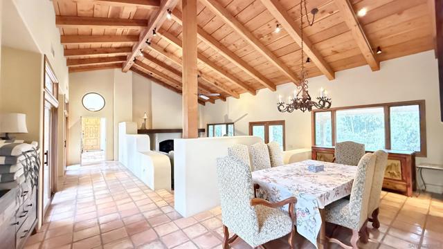 16722 Via Lago Azul, Rancho Santa Fe CA: https://media.crmls.org/mediaz/d9094b88-ed55-403a-a383-de57238d029b.jpg