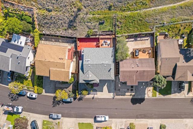 1100 Glacier Avenue, Pacifica CA: https://media.crmls.org/mediaz/d90a2246-addf-4ce7-83e2-f1a90cc216f4.jpg