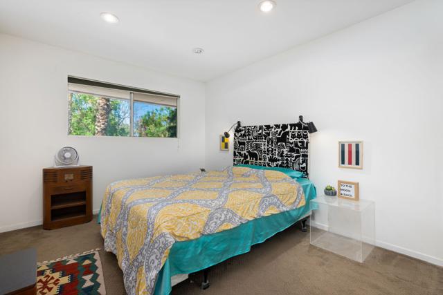 550 N Villa Court, Palm Springs CA: https://media.crmls.org/mediaz/d90a8bec-537d-4c62-a281-5c652fe7df90.jpg