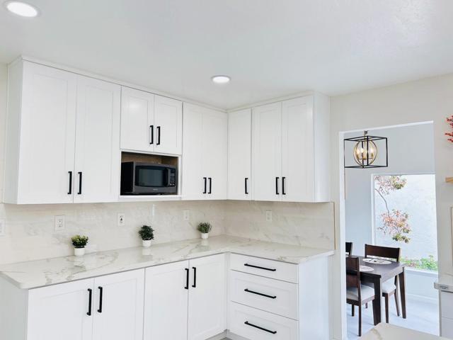 Image 4 of 48 For 1066 Castleton Way