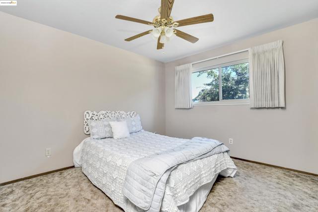 918 Carpenter Rd, Oakley CA: https://media.crmls.org/mediaz/d90c5fac-4c9b-4403-bf6e-43d84a33110f.jpg