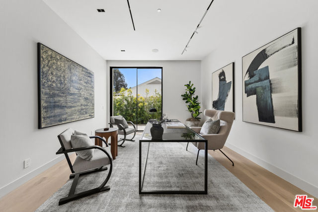 10950 Verano Road, Los Angeles CA: https://media.crmls.org/mediaz/d90c6f50-12a8-4cb9-9b46-e96f95788598.jpg