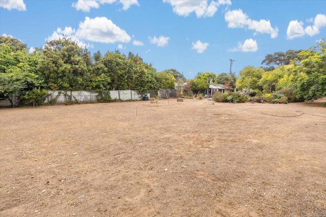 334 Date Avenue, Carlsbad CA: https://media.crmls.org/mediaz/d90cca8b-e14c-4603-8423-03e26172061e.jpg