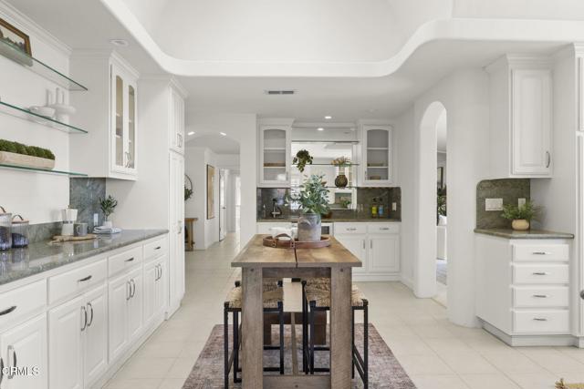 7090 El Malabar Drive, Ventura CA: https://media.crmls.org/mediaz/d90d6785-bf22-42ec-8b63-70a33fa7051c.jpg